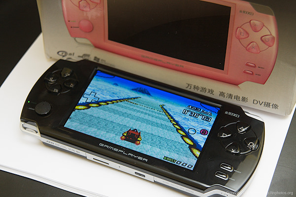 JXD A1000 running F-Zero